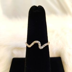 Wave ring